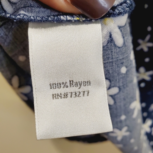 Disney a Collection by LC Lauren Conrad  women's floral navy blue blouse… - Picture 6 of 11